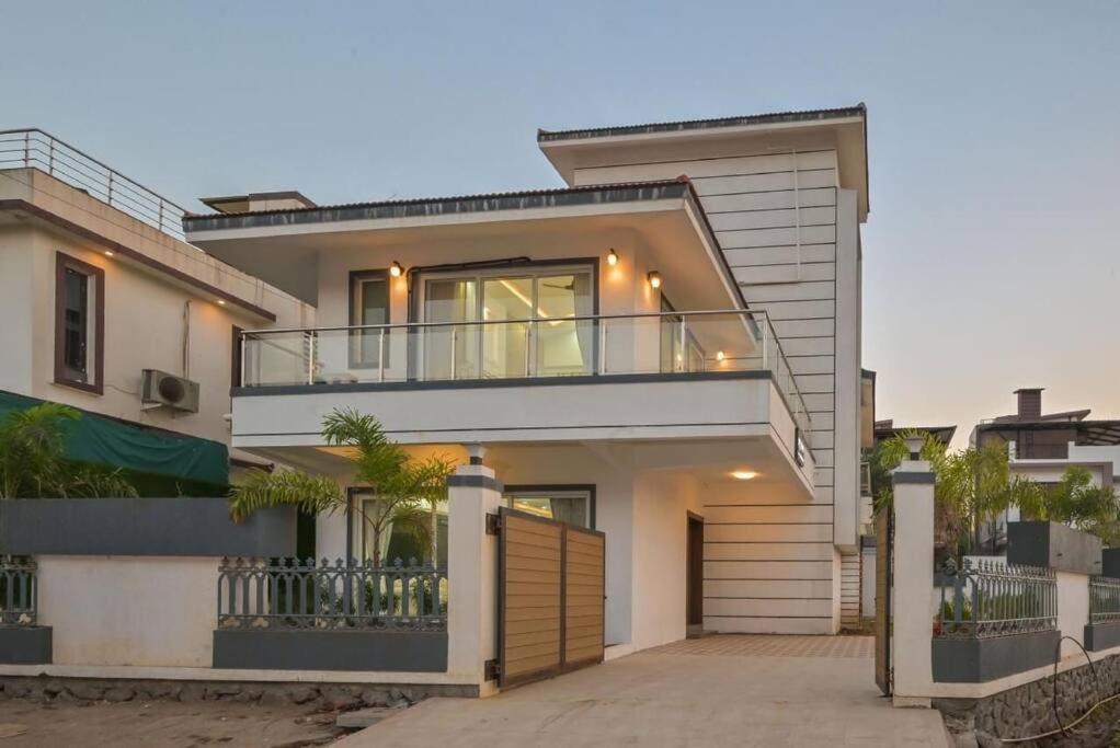 Royal Paradise Villa Lonavala Exteriör bild